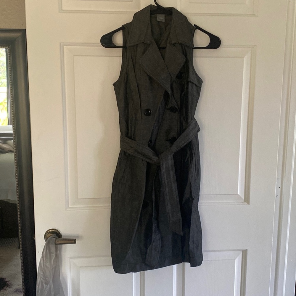 Ann Taylor Petite Size 2. Wore once  great dress